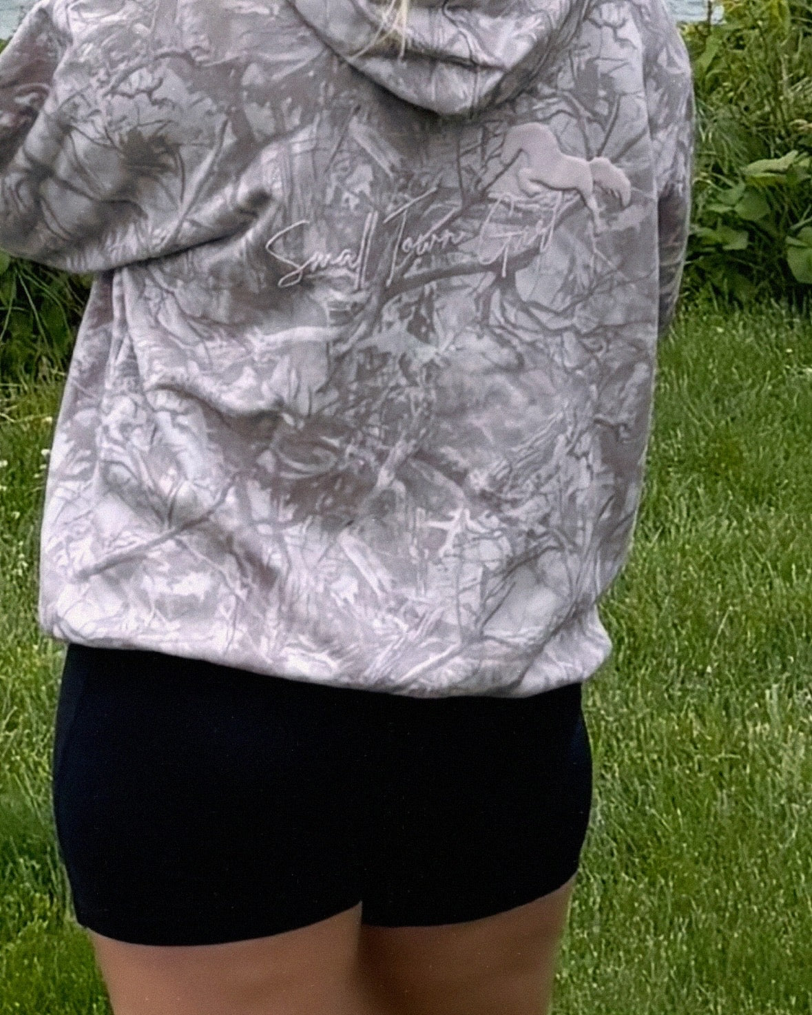 Aspen Camo Hoodie -pink puff print horse logo