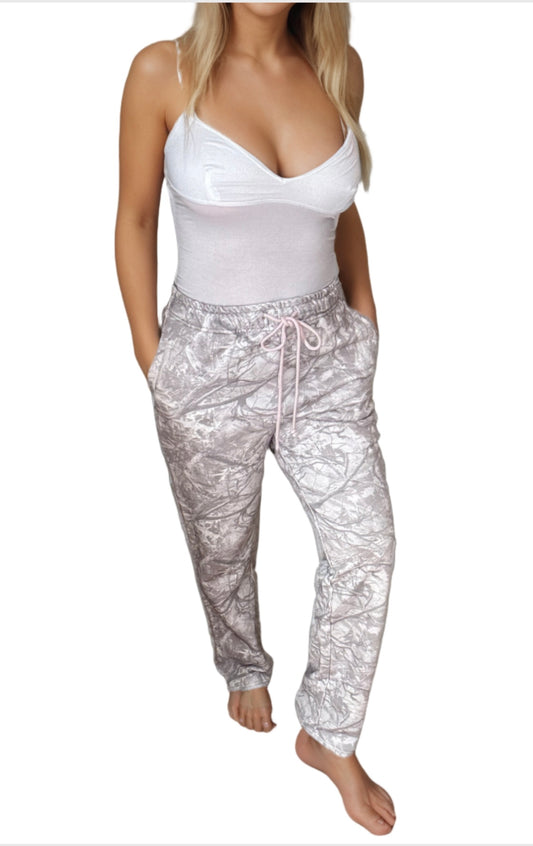 Aspen Camo Sweatpants - With pink puff print horse logo on the back pocket