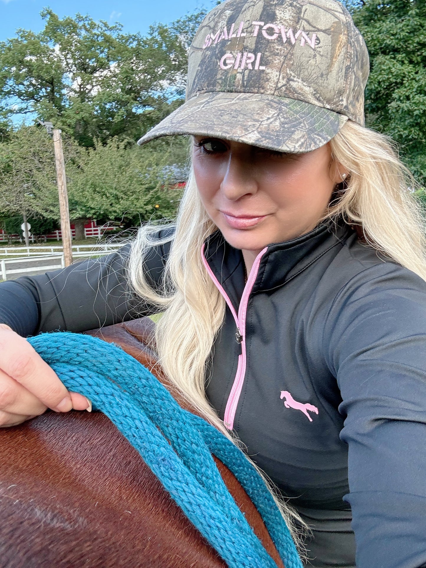 EQUESTRIAN 𝐁𝐀𝐒𝐄 𝐋𝐀𝐘𝐄𝐑 LONG SLEEVE | BLACK WITH BUBBLEGUM PINK ZIPPER TECHNICAL STRETCH